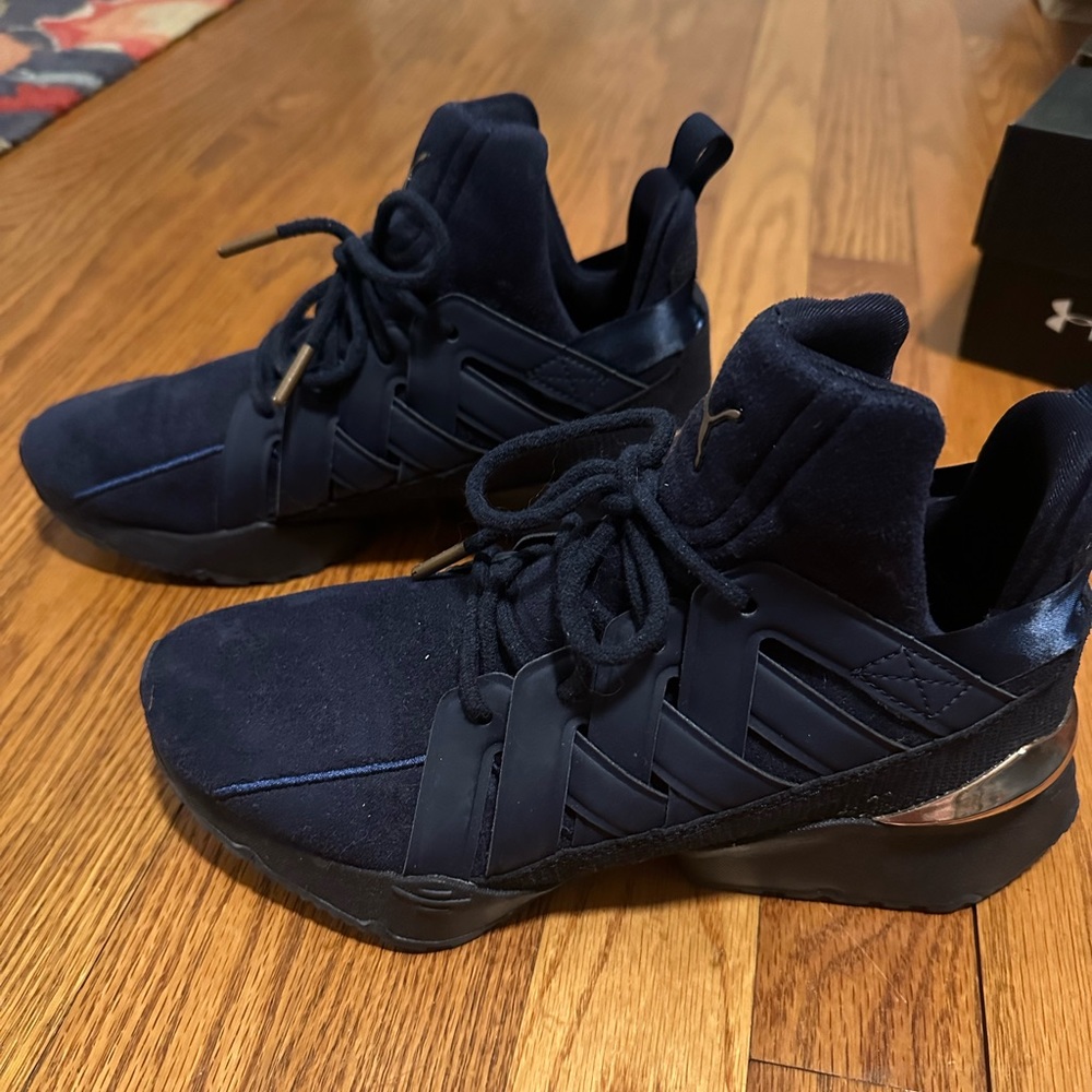 Puma navy blue and rose gold tennis shoes